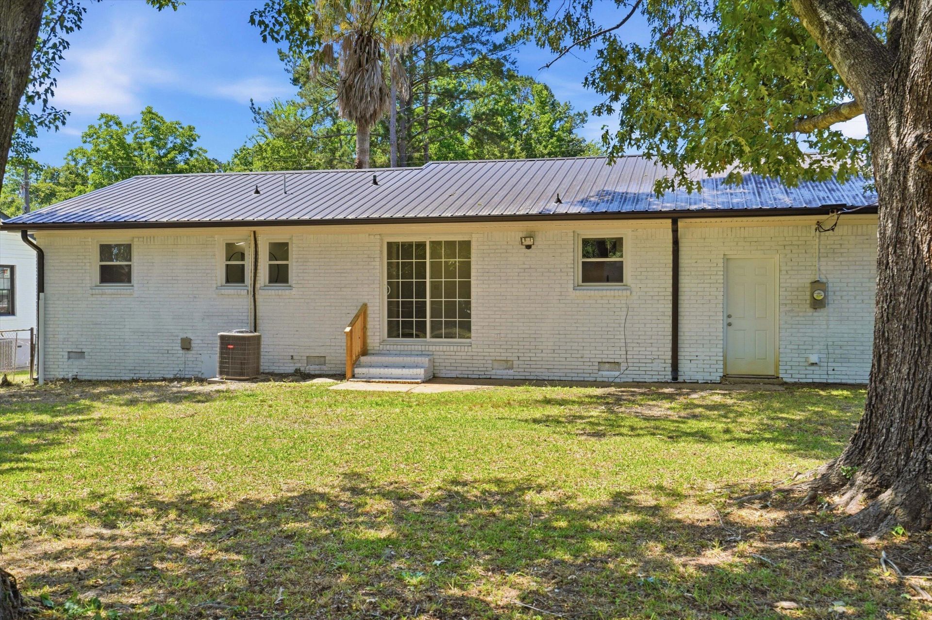 452 Madeline Drive Photo 13