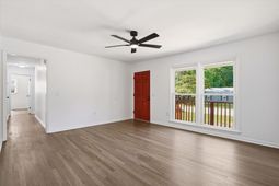 452 Madeline Drive photo 4