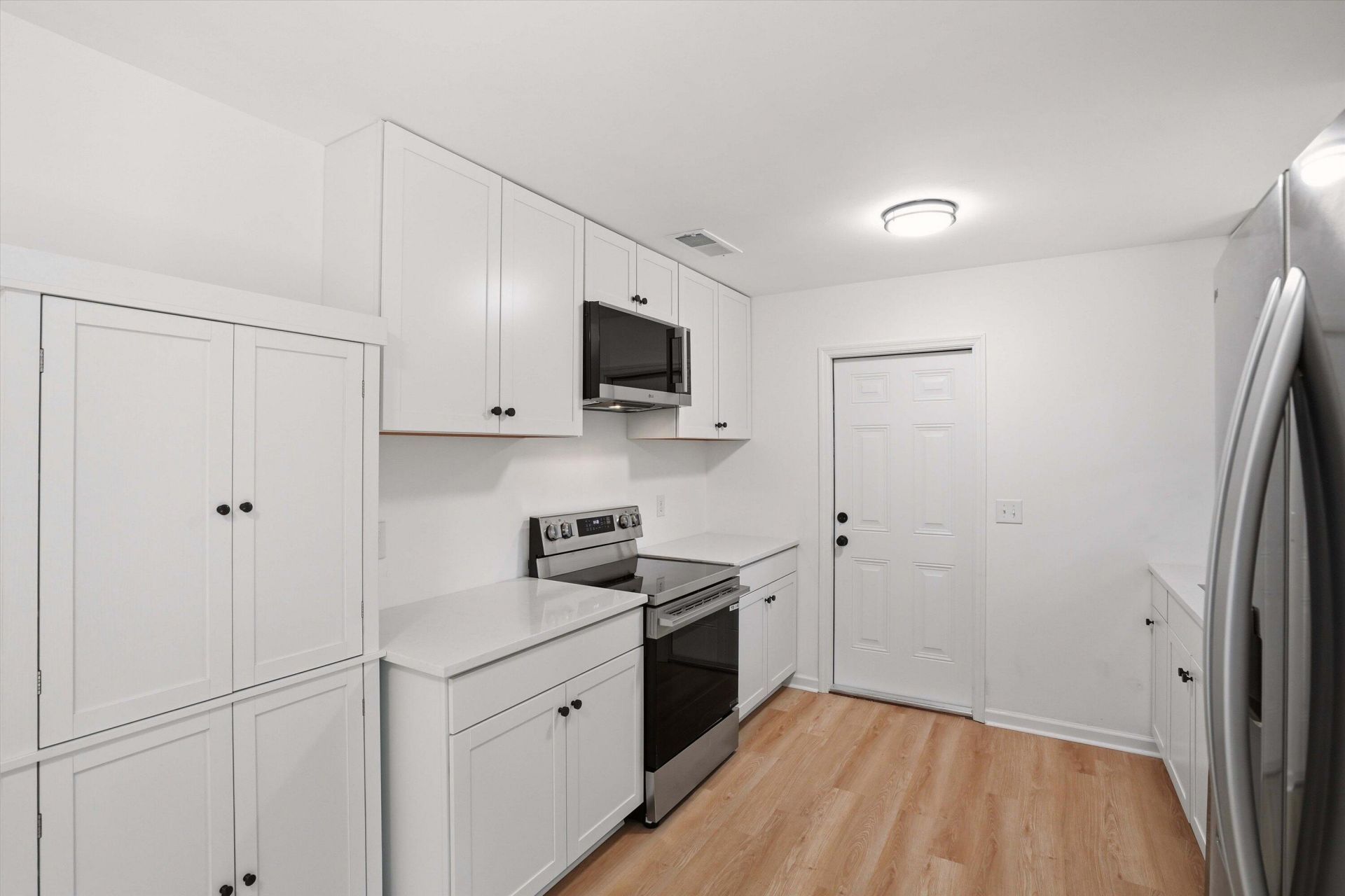 452 Madeline Drive Photo 5