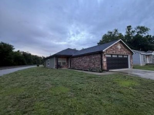 700 Carter Street , Sulphur Springs, TX 75482