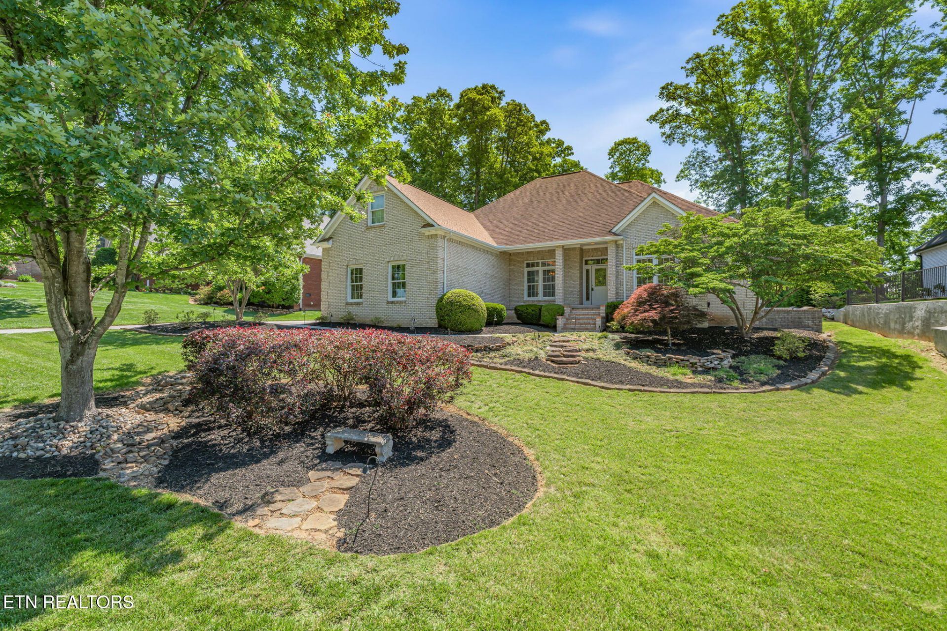 680 Oak Chase Blvd, Lenoir City, TN 37772 Main Photo