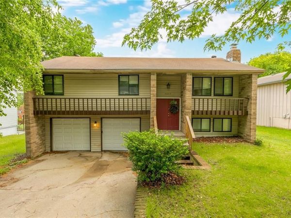 8823 N Walnut Street, Kansas City, MO 64155