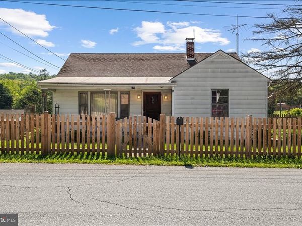 246 MARYLAND AVENUE , HANCOCK, MD 21750