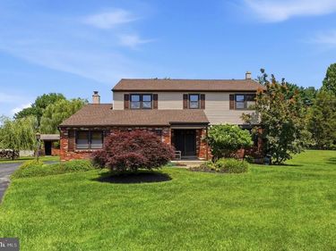 1325 DEFLAVIS CIRCLE, BLUE BELL, PA 19422
