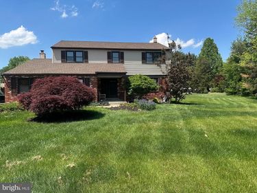 1325 DEFLAVIS CIRCLE, BLUE BELL, PA 19422