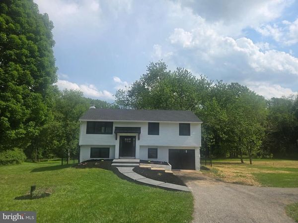 11 PRINCE EDWARDS DRIVE, COATESVILLE, PA 19320