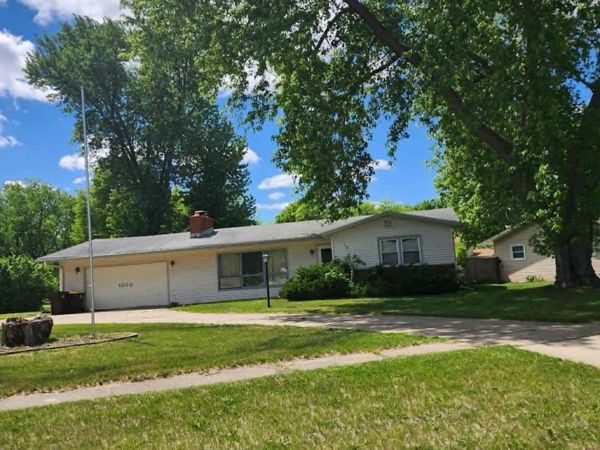 12000 July Drive, MACHESNEY PARK, IL 61115