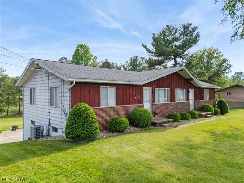 134 Center Road, New Franklin, OH 44319 Photo 3