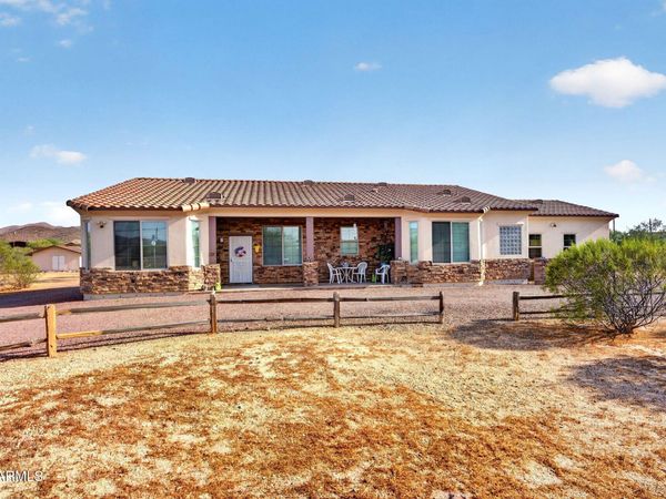 2929 W New River Road, New River, AZ 85087