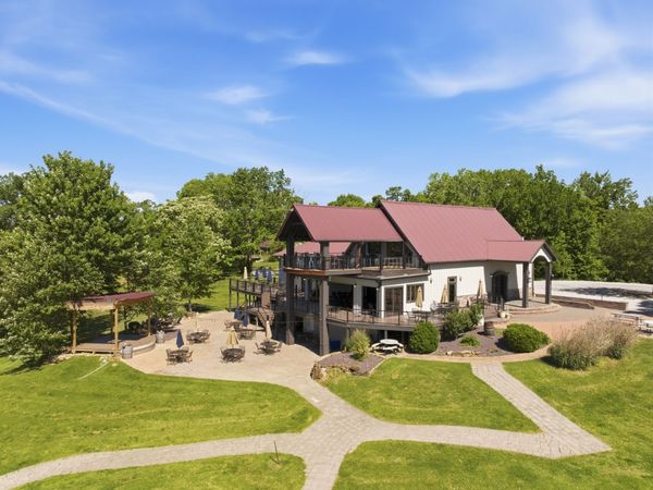 8595 US Highway 51 , Cobden, IL 62920