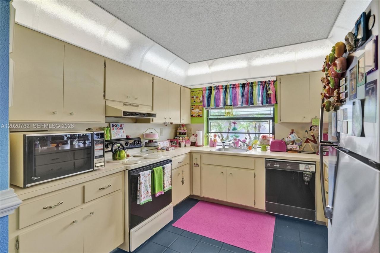 30 Cedar Rd , Hollywood, FL 33021 Photo