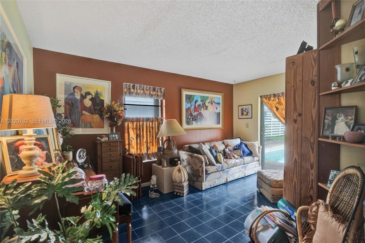 30 Cedar Rd , Hollywood, FL 33021 Photo
