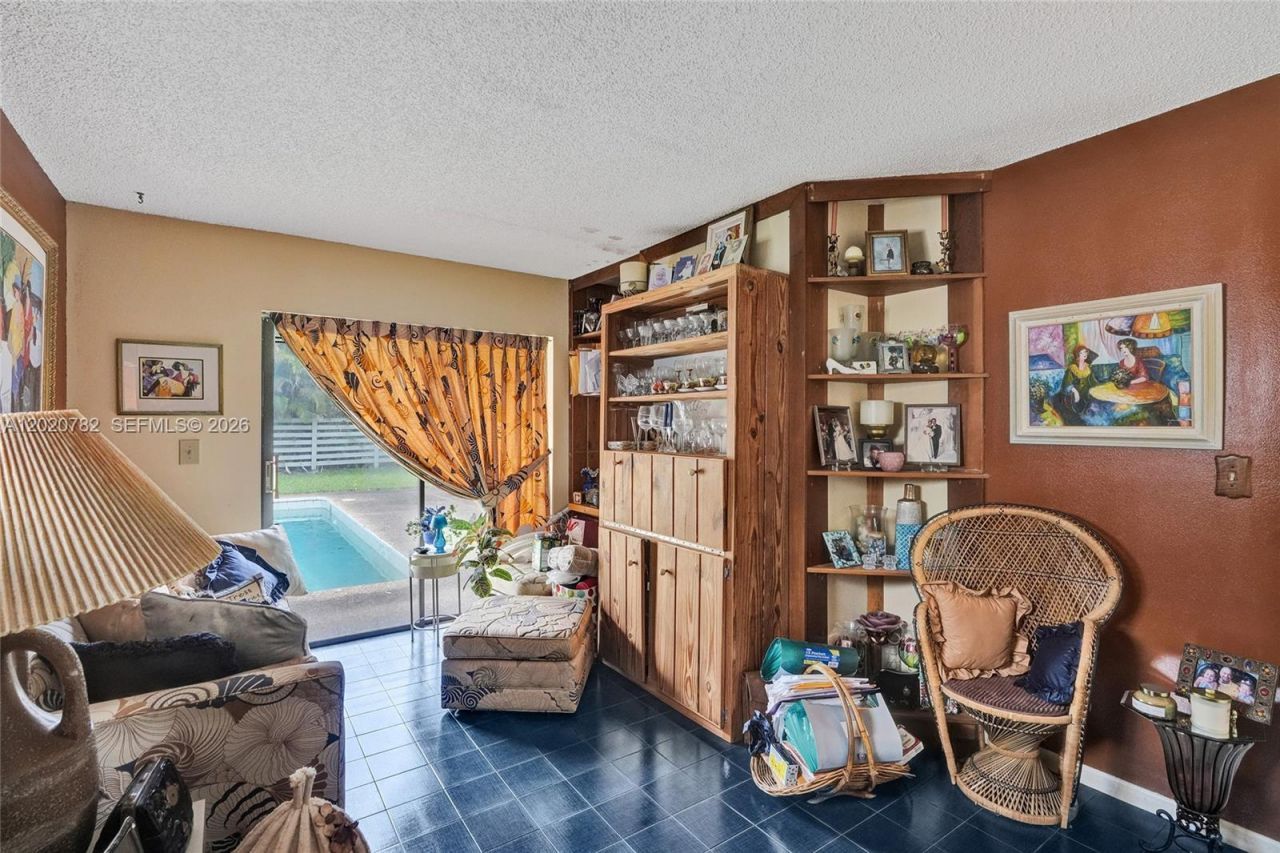 30 Cedar Rd , Hollywood, FL 33021 Photo