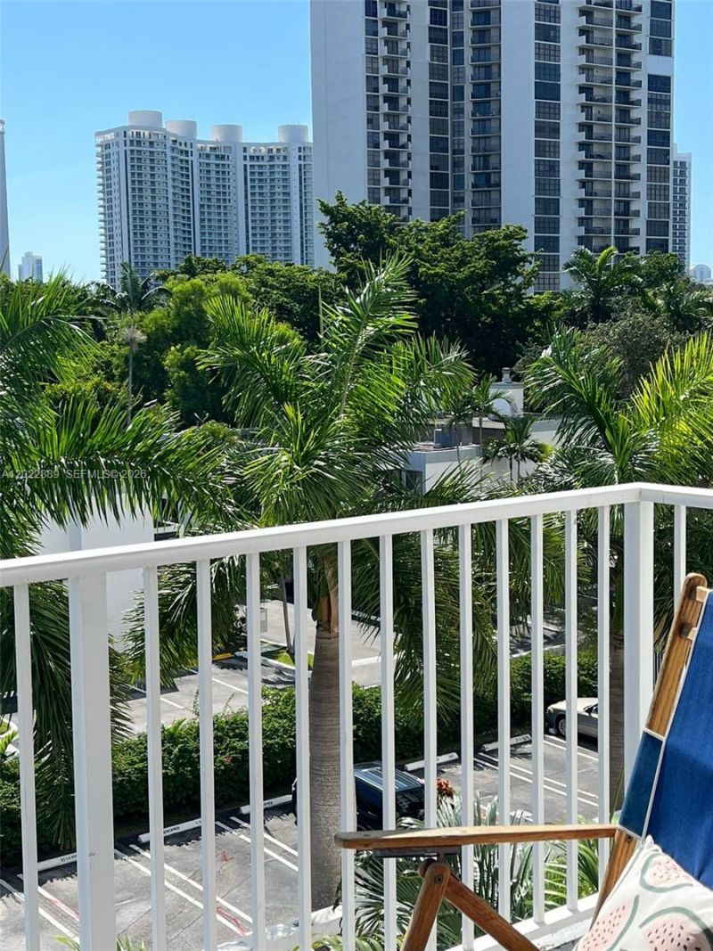 2851 NE 183rd St, Unit 405E, Aventura, FL 33160 Photo