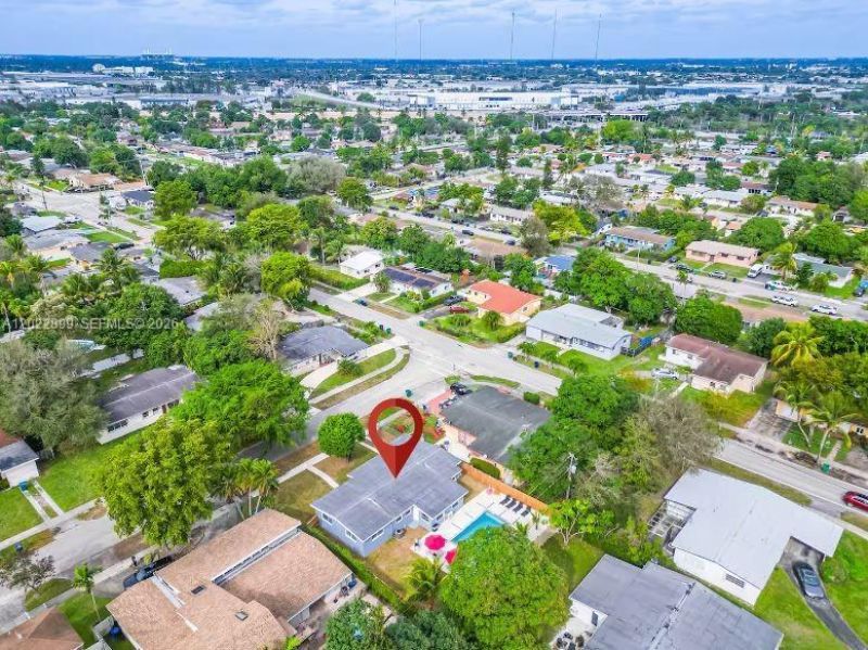 17621 NE 7th Ave , Miami, FL 33162 Photo