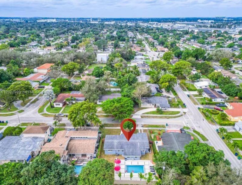 17621 NE 7th Ave , Miami, FL 33162 Photo