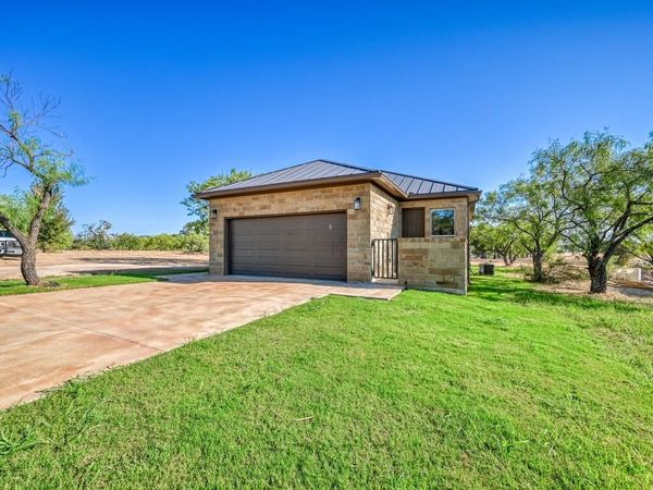 302 Parallel CIR, Horseshoe Bay, TX 78657
