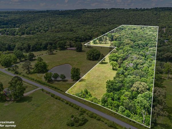 1000 W Gum Log Road , Russellville, AR 72802