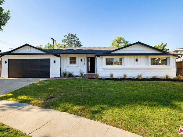 23649 Emelita Street, Woodland Hills, CA 91367