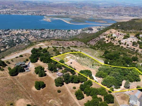 34561 S Main Divide, Lake Elsinore, CA 92530