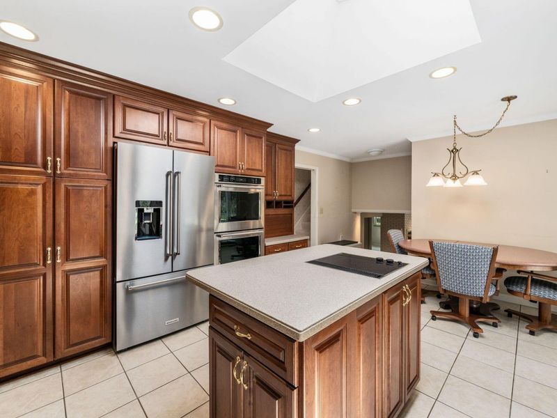 2869 N Star Road, Columbus, OH 43221 Photo 10