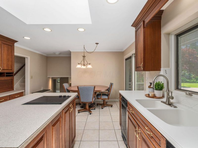 2869 N Star Road, Columbus, OH 43221 Photo 11