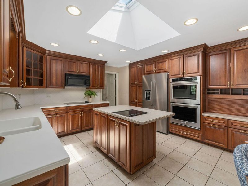 2869 N Star Road, Columbus, OH 43221 Photo 13