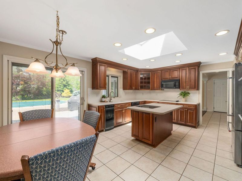 2869 N Star Road, Columbus, OH 43221 Photo 16