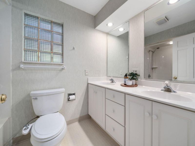 2869 N Star Road, Columbus, OH 43221 Photo 49