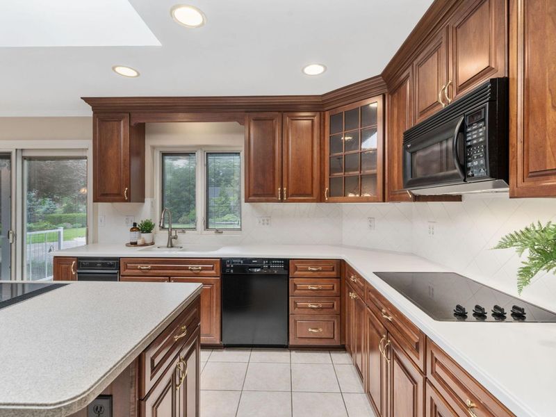 2869 N Star Road, Columbus, OH 43221 Photo 7