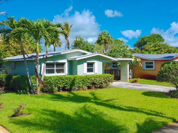 262 SE Monterey Avenue, Stuart, FL 34996