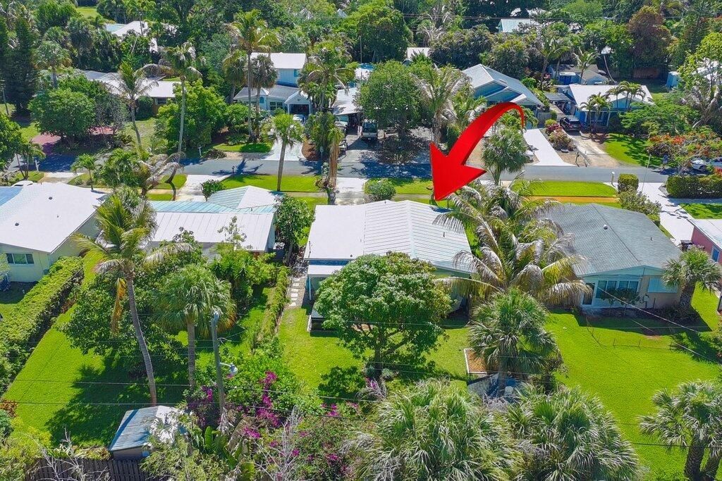 262 SE Monterey Avenue, Stuart, FL 34996 Photo