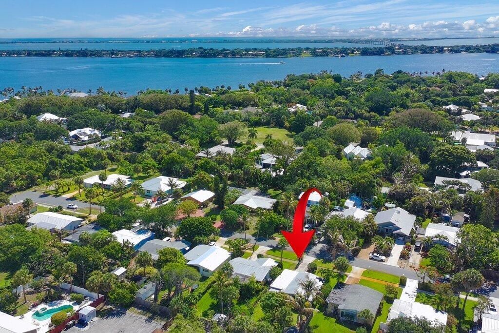262 SE Monterey Avenue, Stuart, FL 34996 Photo
