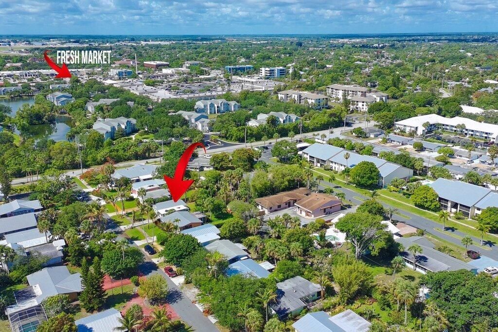 262 SE Monterey Avenue, Stuart, FL 34996 Photo