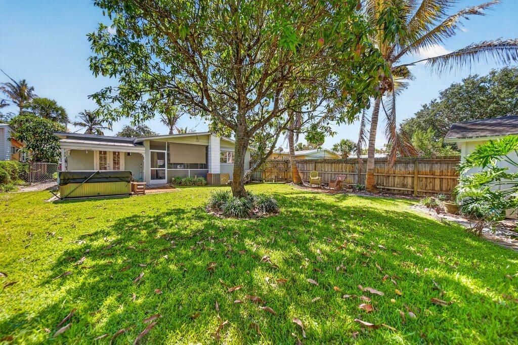 262 SE Monterey Avenue, Stuart, FL 34996 Photo