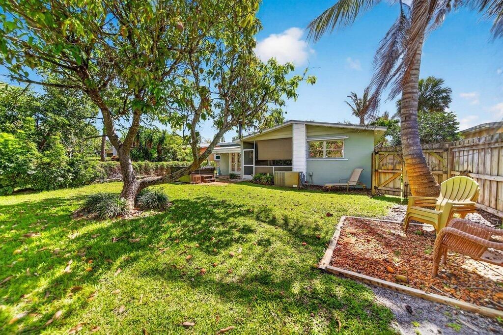 262 SE Monterey Avenue, Stuart, FL 34996 Photo