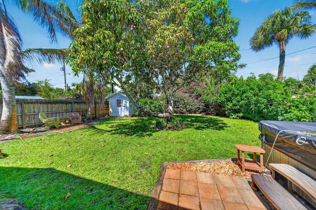262 SE Monterey Avenue, Stuart, FL 34996 Photo