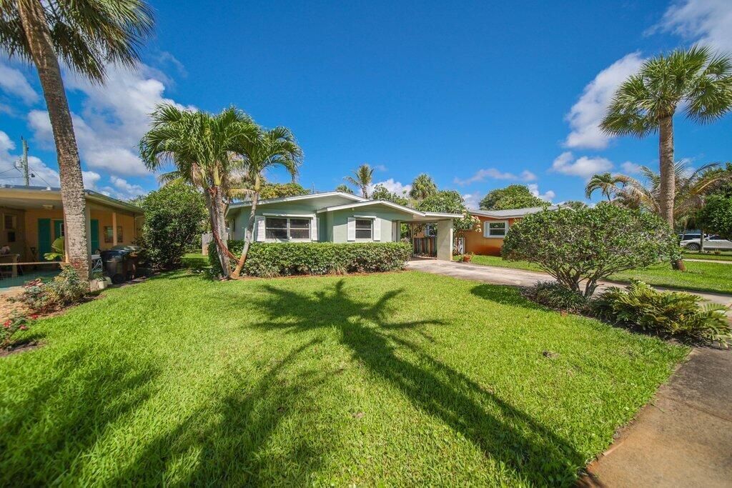 262 SE Monterey Avenue, Stuart, FL 34996 Photo