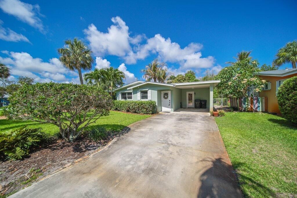 262 SE Monterey Avenue, Stuart, FL 34996 Photo