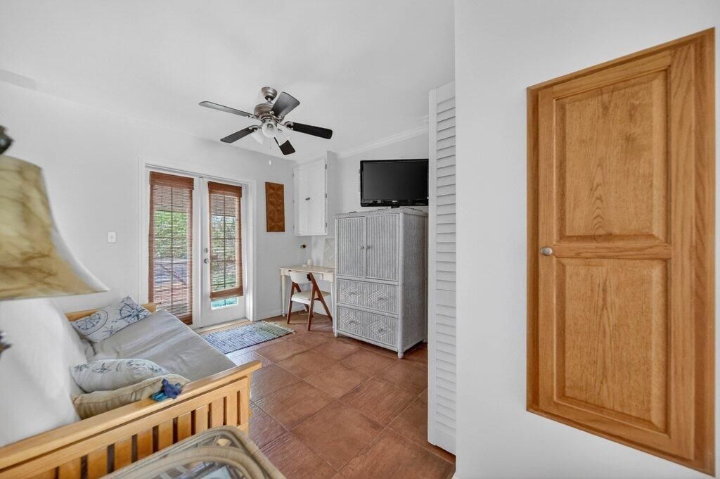 262 SE Monterey Avenue, Stuart, FL 34996 Photo