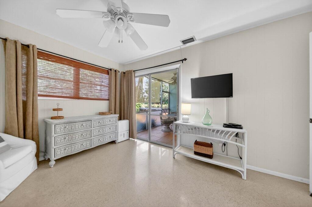 262 SE Monterey Avenue, Stuart, FL 34996 Photo