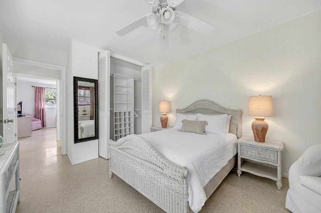 262 SE Monterey Avenue, Stuart, FL 34996 Photo