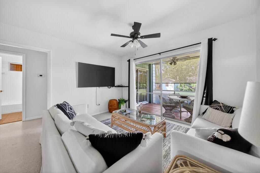 262 SE Monterey Avenue, Stuart, FL 34996 Photo