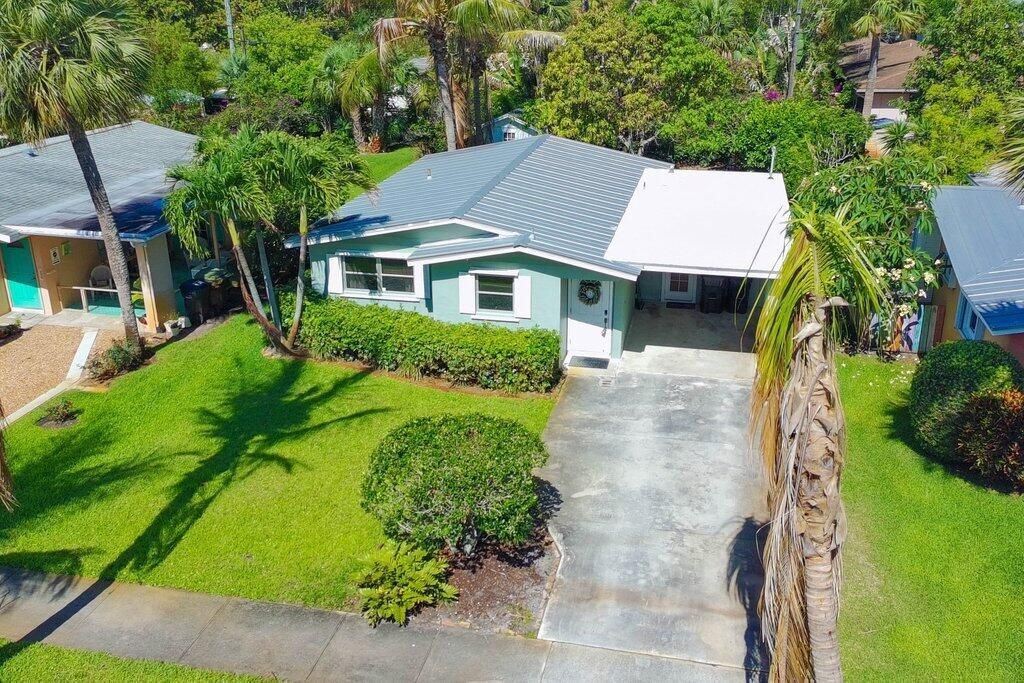 262 SE Monterey Avenue, Stuart, FL 34996 Photo