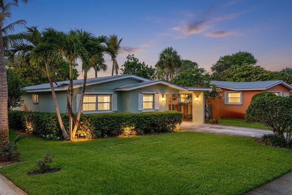 262 SE Monterey Avenue, Stuart, FL 34996 Photo