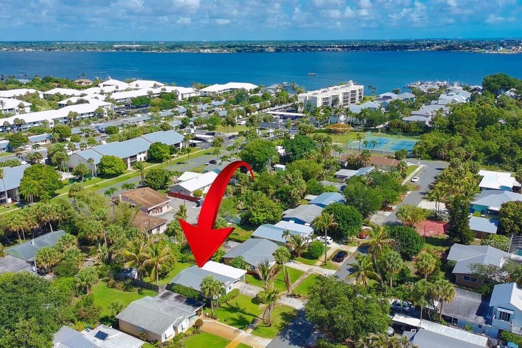 262 SE Monterey Avenue, Stuart, FL 34996 Photo