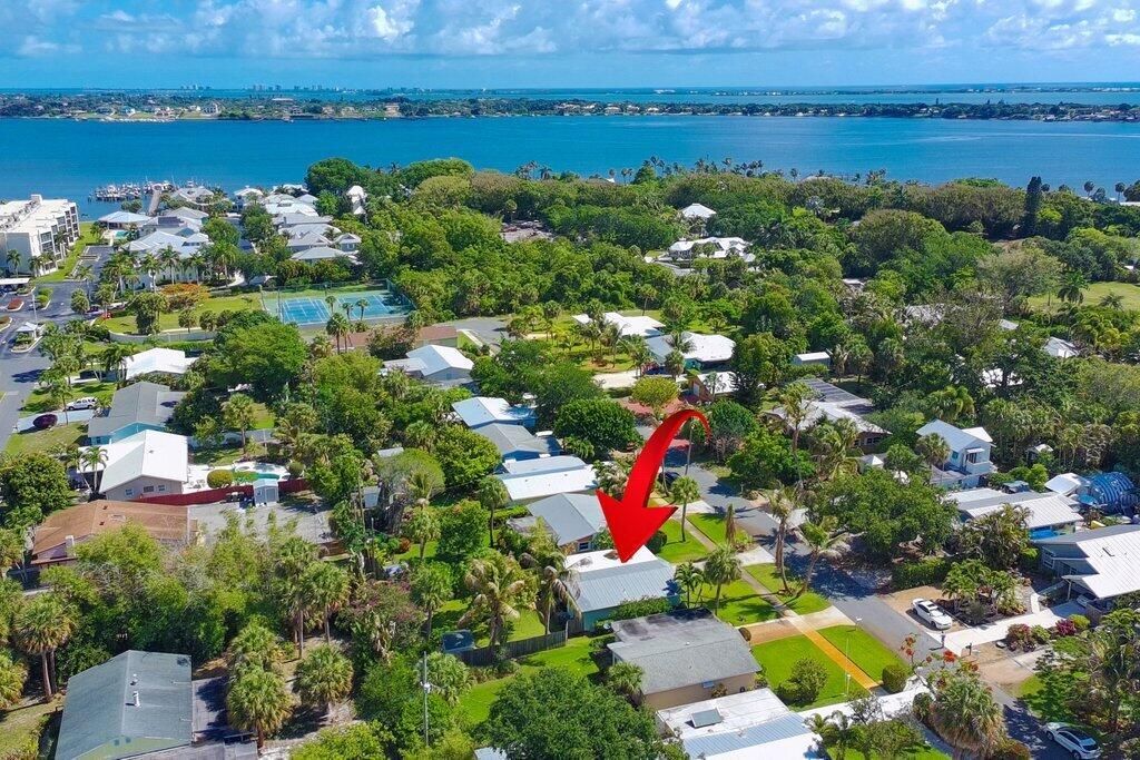 262 SE Monterey Avenue, Stuart, FL 34996 Photo