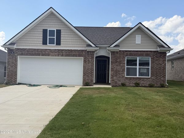 94 Pine Street, Byhalia, MS 38611