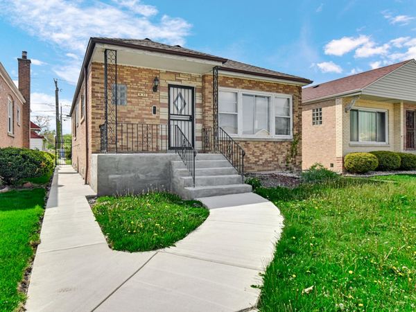 8242 S Damen Avenue , Chicago, IL 60620