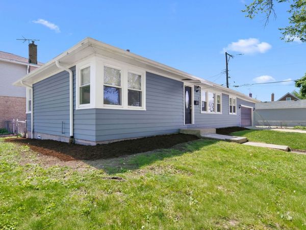 6207 W Eastwood Avenue , Chicago, IL 60630